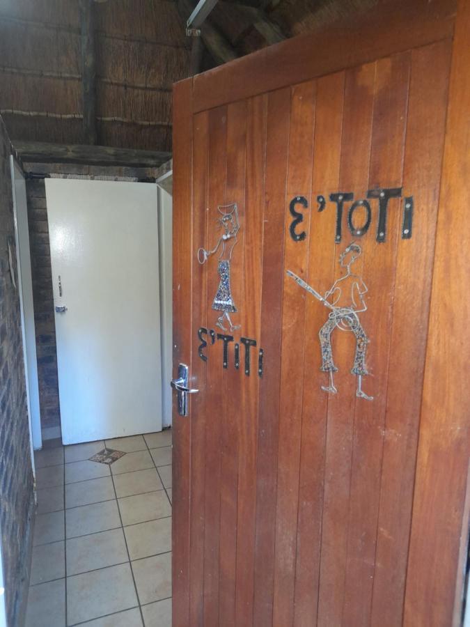 1322 Backpackers International Vandrerhjem Pretoria-Noord Eksteriør bilde